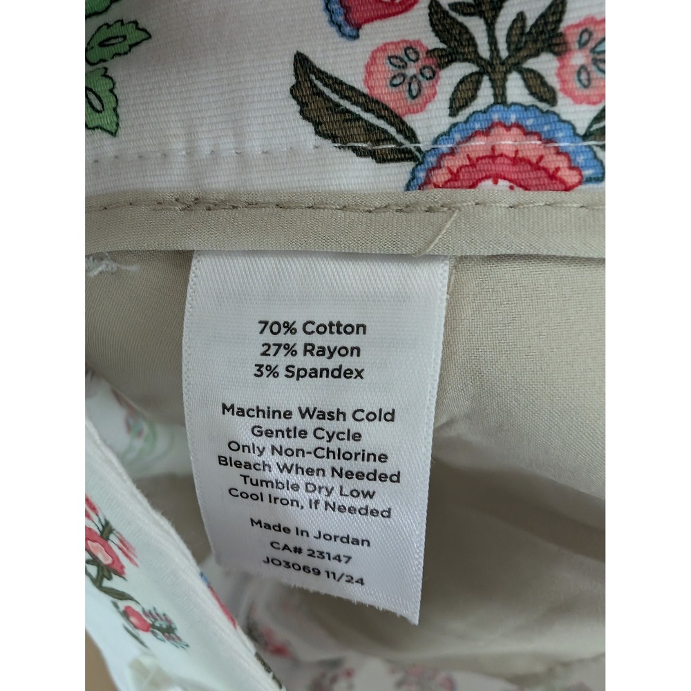 Talbots Scalloped Hem Floral Print Shorts White Pink Blue Cotton Blend Petite 6P - Picture 5 of 8